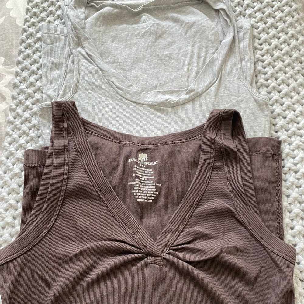 Lot of (2) BR tank tops